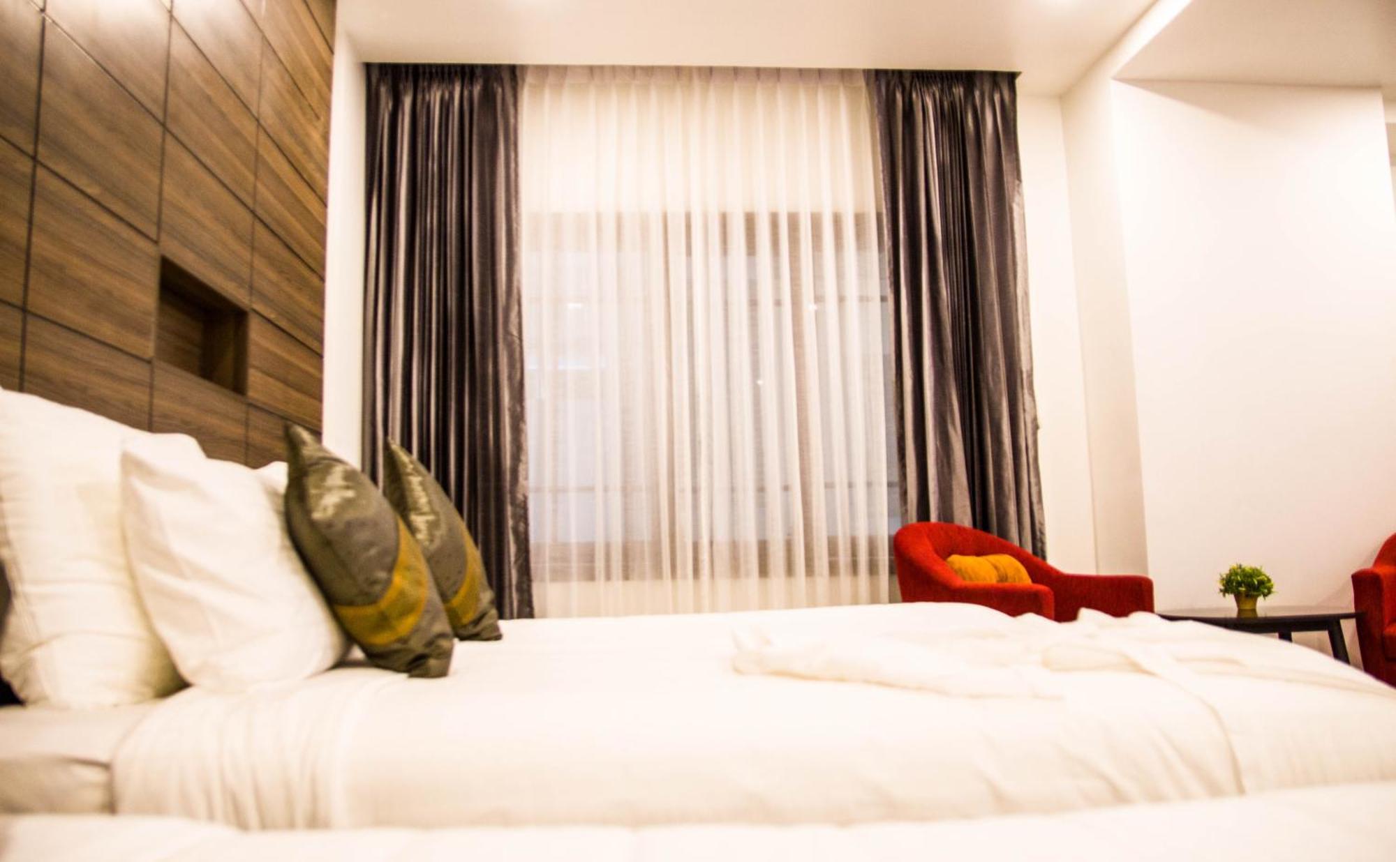 แฟมิลี บูทิก โฮเต็ล Hotel เวียงจันทน์ ภายนอก รูปภาพ