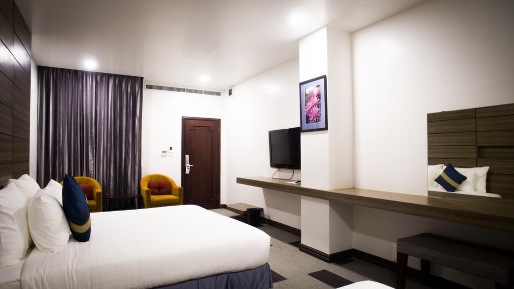 แฟมิลี บูทิก โฮเต็ล Hotel เวียงจันทน์ ภายนอก รูปภาพ